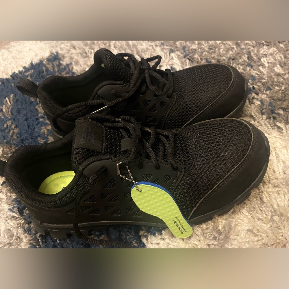 NWT, Reebok women size 7.5, pic of currentt price on reebok is $129.